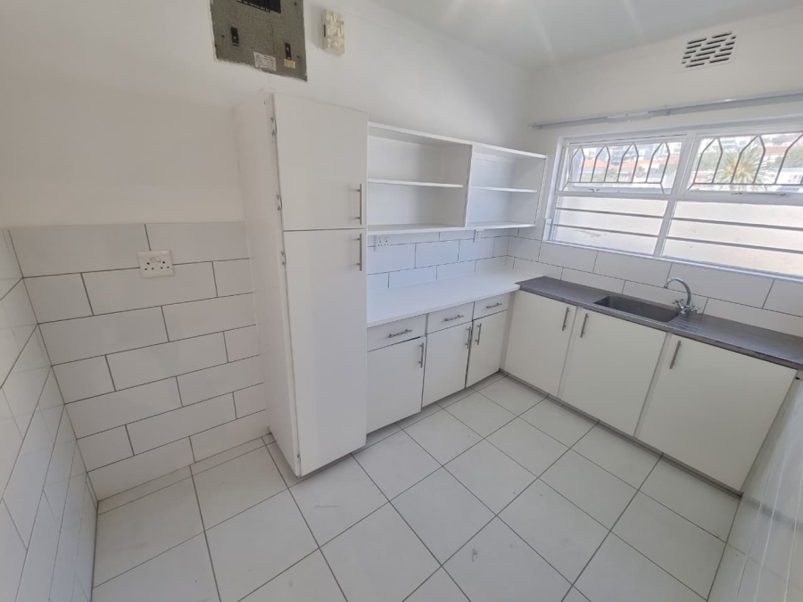 To Let 1 Bedroom Property for Rent in Sea Point Western Cape